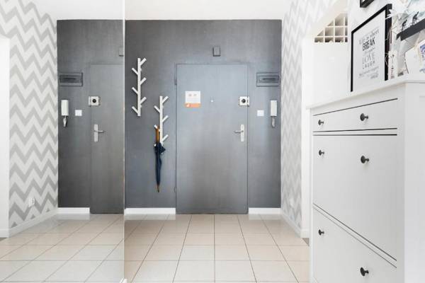 Apartments Warsaw Żelazna by Renters