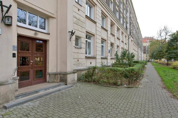 Zbawiciela Square P&O Serviced Apartments