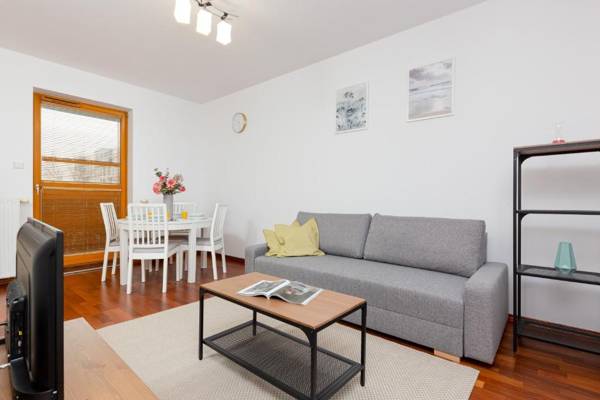 Apartments Warsaw Polkowska by Renters