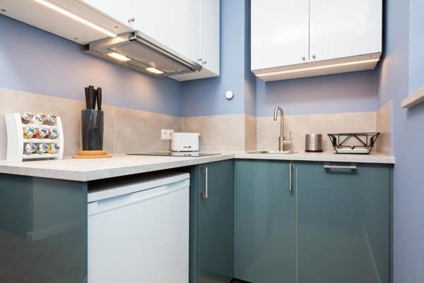 Apartments Warsaw Nowowiejska by Renters