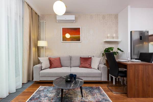 Warsaw Center Mennica Residence by Renters