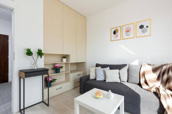 Metro Bielany Apartments by Renters