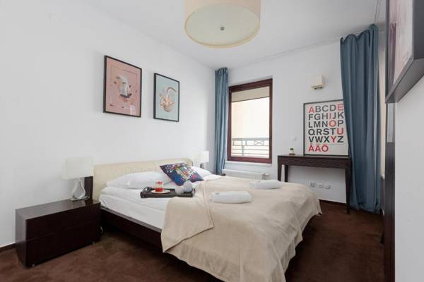 Residence on Wspólna Str. Apartment Warsaw by Renters