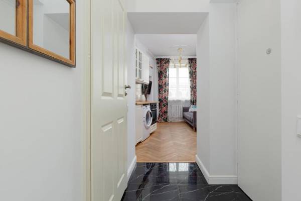 Apartament przy Placu Zamkowym by Renters