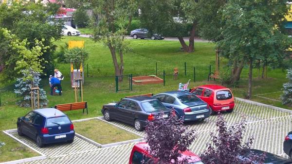 Top Oder Apartments- private parking