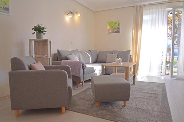 Apartamenty Bryza - Debina