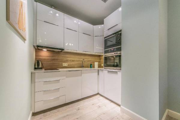 House Managers - Monte 49