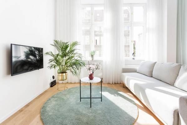 Deluxe Apartments Matejki by Renters