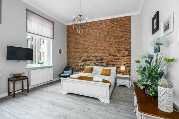 Modish Studio Poznan Old Town by Renters