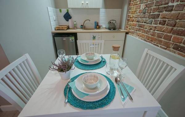 Happy Day Apartments