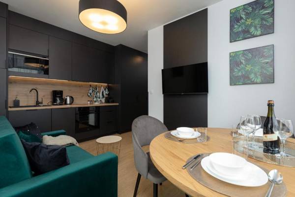 Baltic Apartment Marynarska by Renters