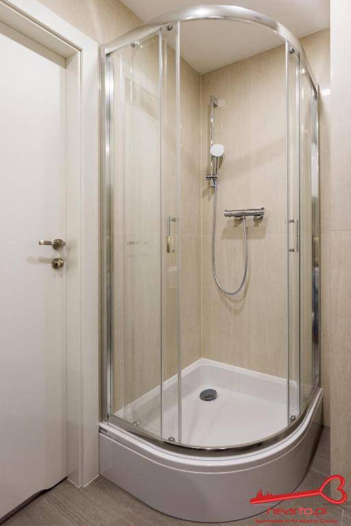 Luxury Apartments Nearto Main Square