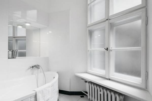 Spacious apartament with the view to Small Market