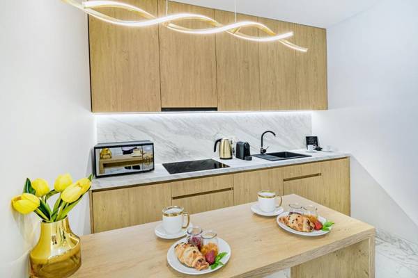 Golden Queen Apartments Old Town