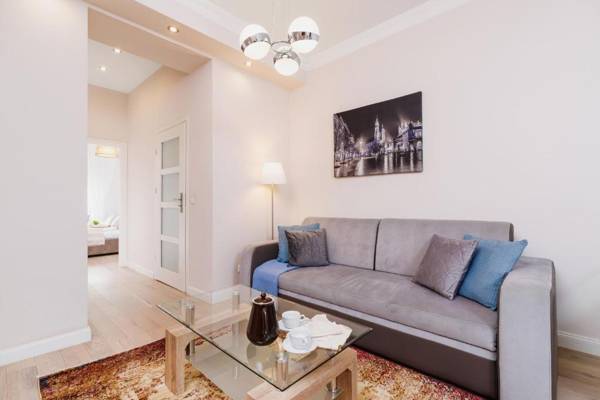 Modern Apartment Lubicz Kraków by Renters