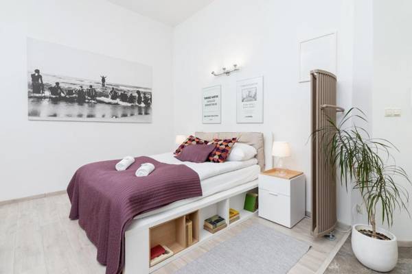 Modern Studio Kantor Cracow by Renters