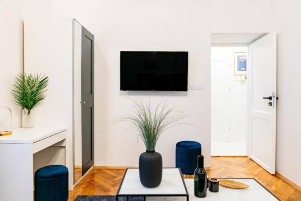 Crystal House by Loft Affair