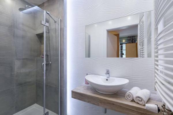 Friendhouse Apartments - Train Station Area