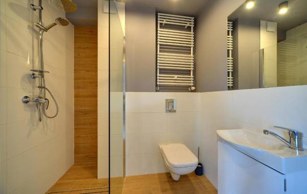 Pokoje Gościnne Pod Lasem