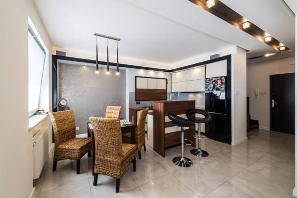 Apartament U Virusa Przy Porcie z widokiem na jezioro