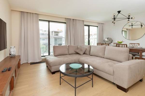 Moderna Central Apartment Gdynia by Renters