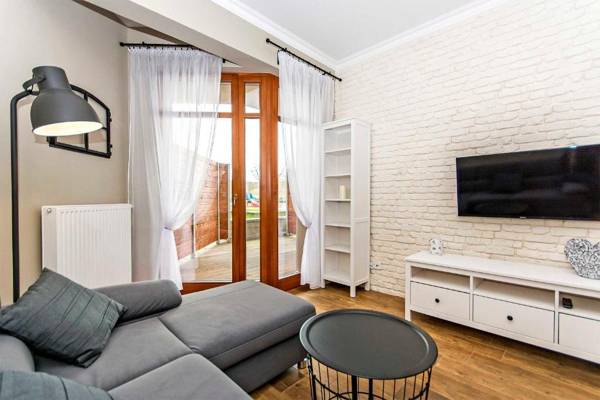 Four - Neptun Park by OneApartments