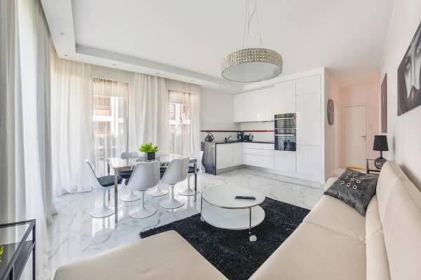 Luxury Long Island Suite