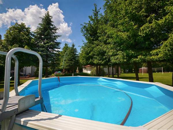 Peaceful Holiday Home in Domaslawice with Swimming Pool