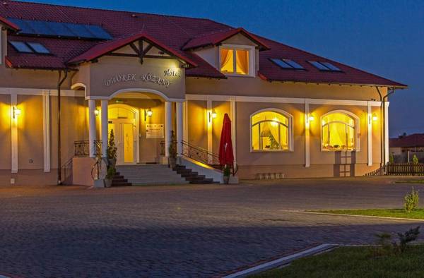 Dworek Różany Hotel & Restauracja