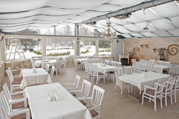 Jabłoń Lake Resort