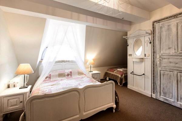 Zabytkowy Spichlerz w Olsztynie koło Częstochowy