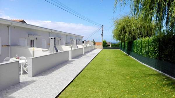 2 bedrooms house with sea view enclosed garden and wifi at Marinhas