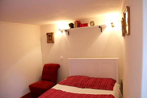 One bedroom house with enclosed garden at Souto da Casa