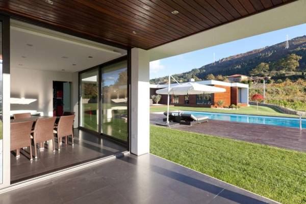 4 bedrooms villa with private pool jacuzzi and enclosed garden at Vieira do Minho