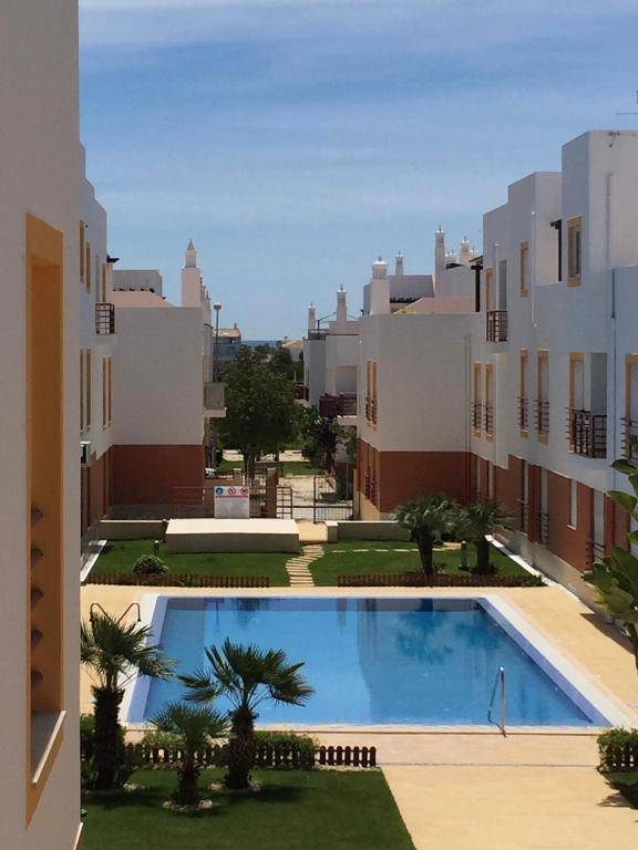 Cabanas Pool Apartment