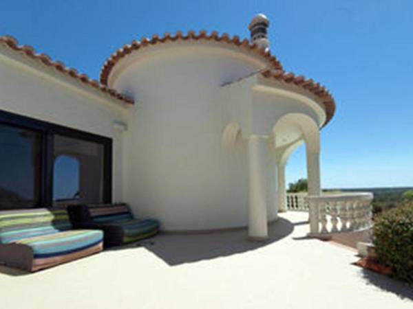 Luxurious Villa in Silves with Swimming Pool