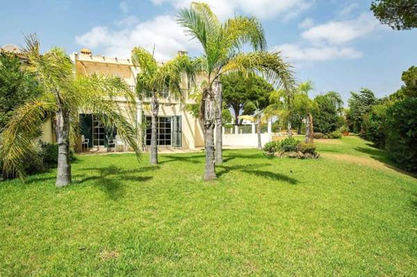 Fantastic family private pool villa free Ac and Wifi