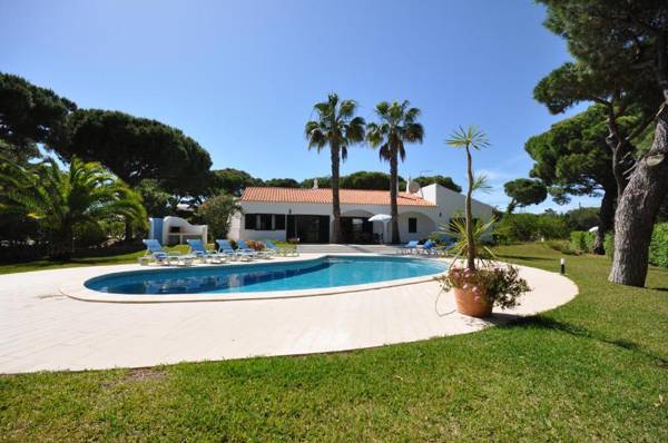 Close to amenities free air conditioning and wi-fi