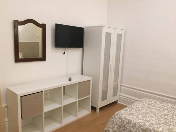 Lira Guest House B&B