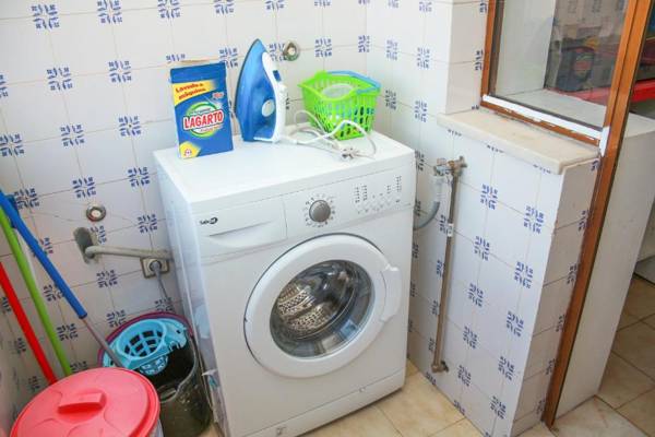 Pretty flat with terrace air cond free parking