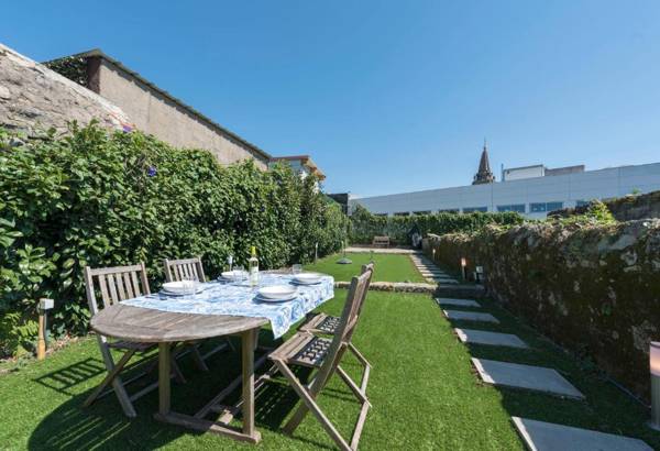 BmyGuest - Almada Garden Apartment