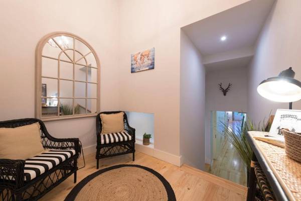 LovelyStay - Porto Peaceful Living W/ Backyard