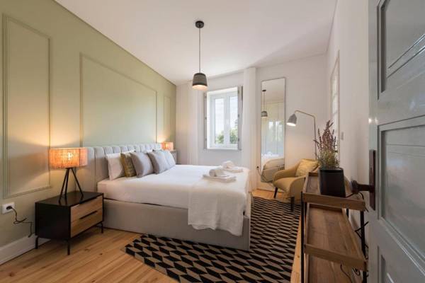 Doura Central w/ AC & Balcony by LovelyStay