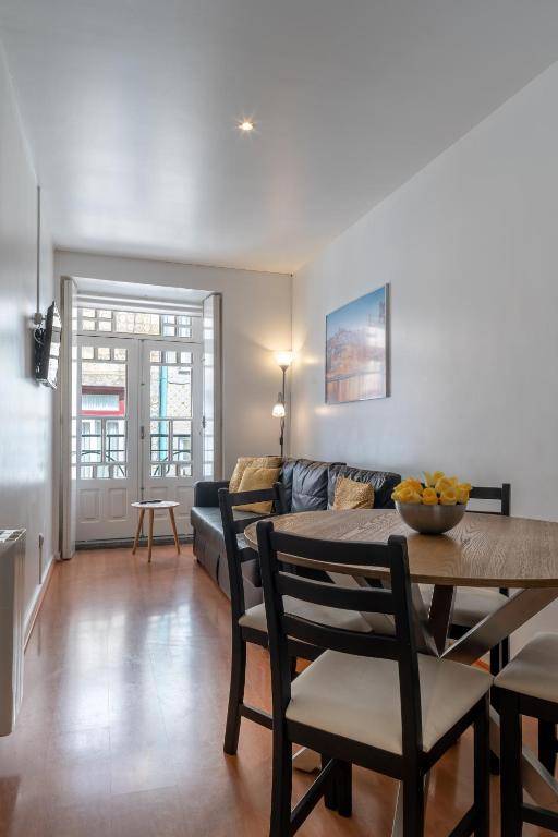 Home @ Porto Clerigos Apartment