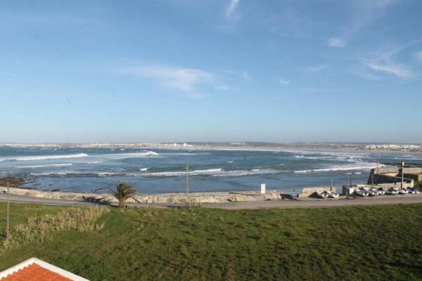 Akivillas Peniche Crater