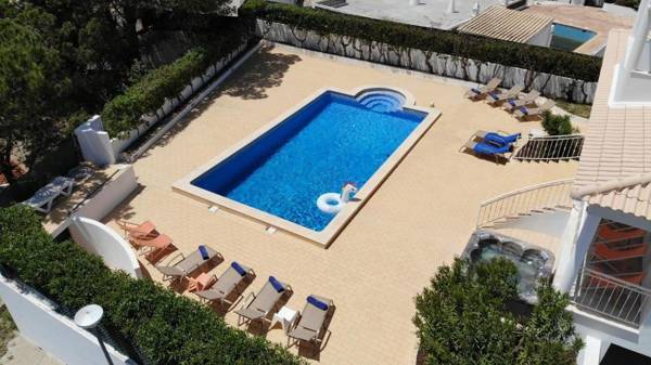 Sunset Villa by Laranjal Rentals