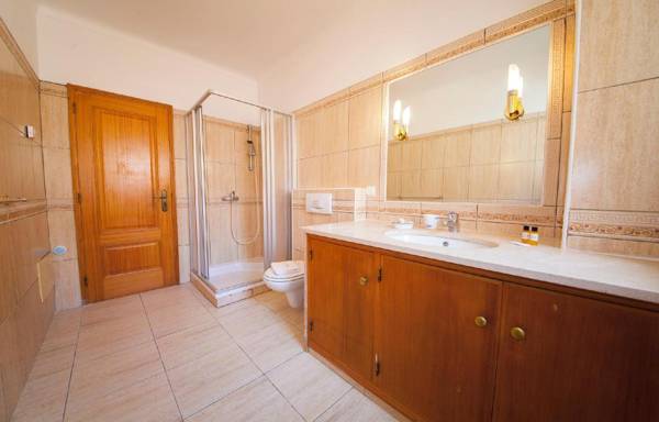 D08 - Bay View Villa in Vale da Lama