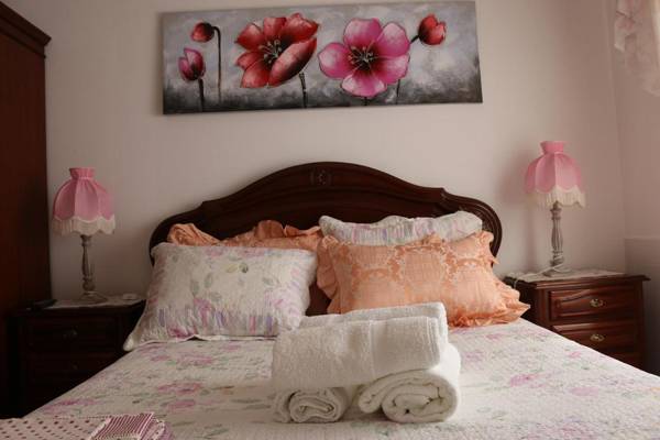 Apartment with full kitchen bedroom with double bed and bathroom