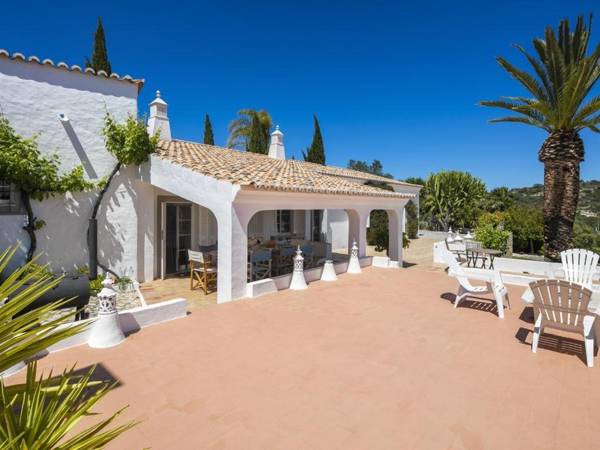 Villa Quinta Tropical - beautiful villa for 12 with private pool AC and Wifi