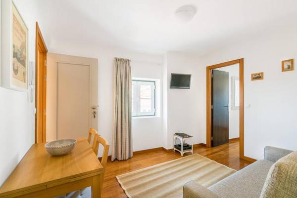 Pateo Santo Estevao-Self Catering Apartments